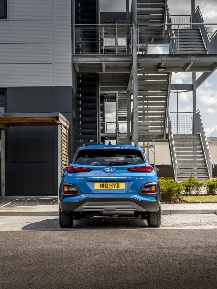  Hyundai Kona Hybrid (OS) 2019 года  (UK) (фото 18 из 40)